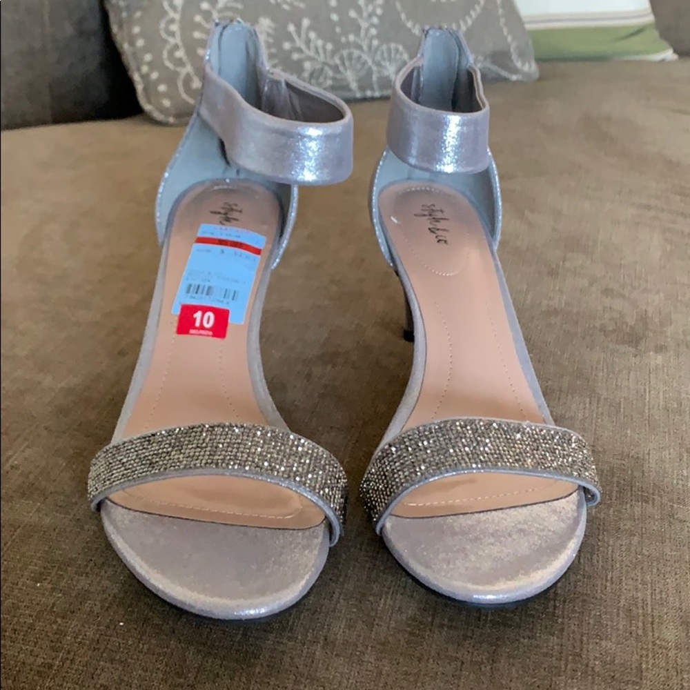 NWT Style & Co Silver Zip Back Heels